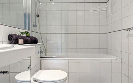 Bathroom Interior Design Toilet  - Lisaphotos195 / Pixabay