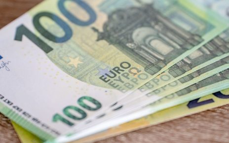 Money Cash Euro Business Finance - VisionPics / Pixabay