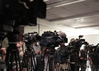 Cameras Filming Media Reporters  - damianlopjus / Pixabay