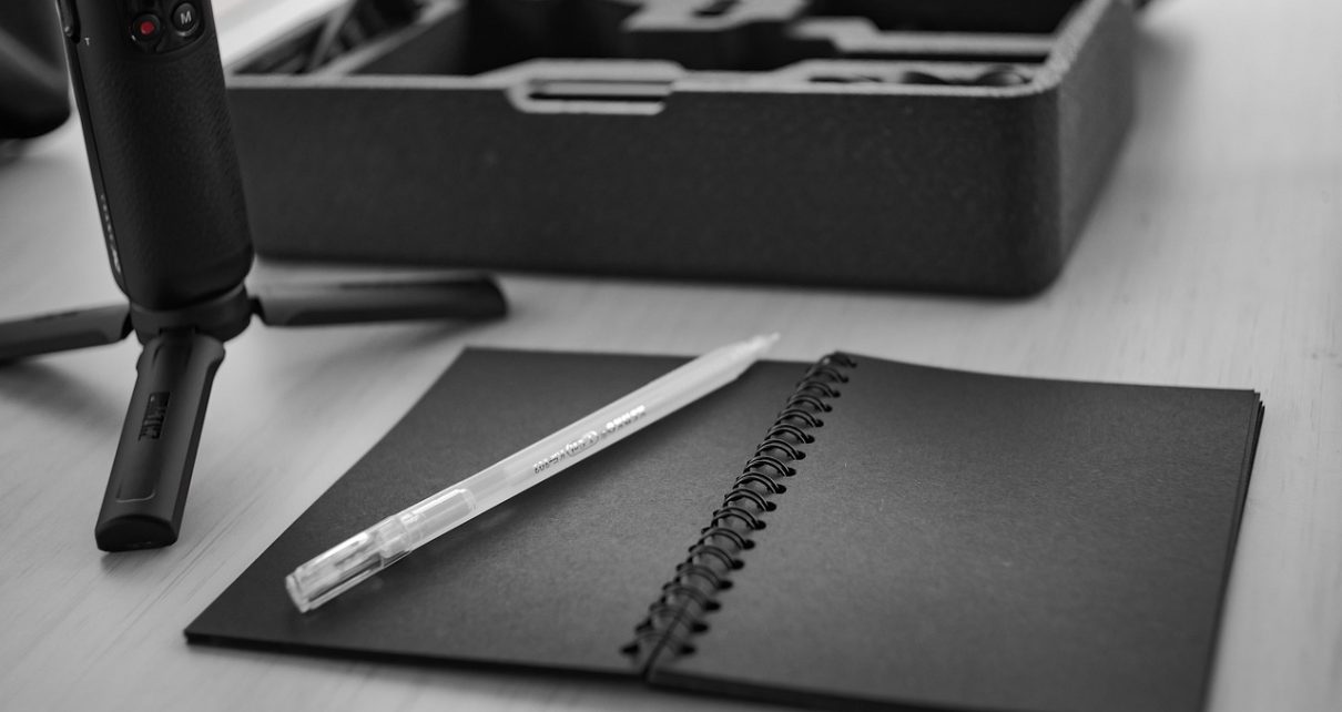 Office Workspace Notebook - einnt / Pixabay
