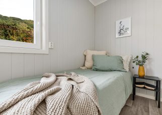 Interior Design Bedroom Furniture - Lisaphotos195 / Pixabay
